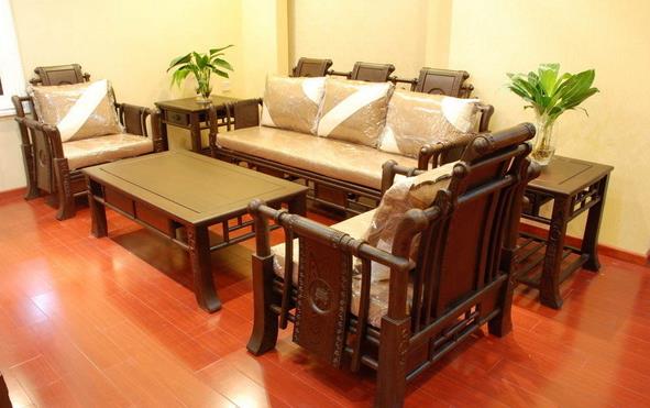 中式生活回歸 紅木家具備受市場青睞.jpg