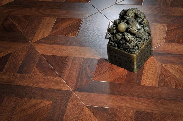 地板業(yè)發(fā)展轉(zhuǎn)變 粗放式管理走向精細(xì)化.jpg