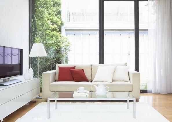 奮戰(zhàn)行業(yè)不易 家具企業(yè)如何盡顯實力.jpg