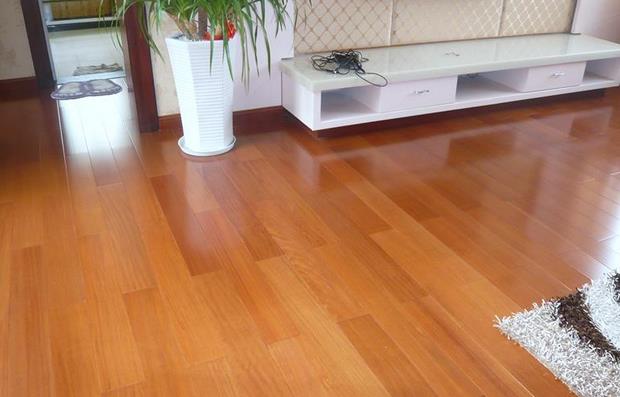 地板行業調整期 需注入“新鮮血液”.jpg