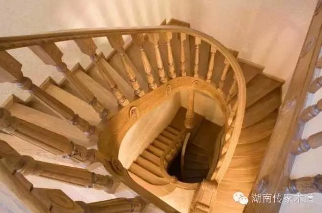 傳家木道整木家居定制——精致樓梯方案設(shè)計(jì).jpg