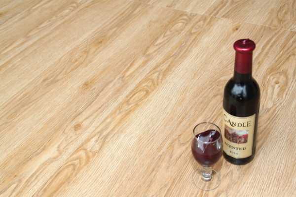 地板企業運用胡蘿卜+大棒槌，提升經銷商忠誠度