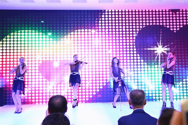 永藝股份:“五彩超燃”點亮家博會