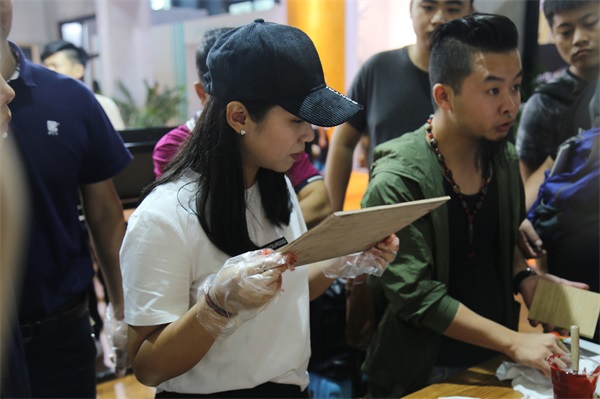 漆藝森林驚艷浦東展，嘉寶莉涂裝多樣性為產(chǎn)品增值