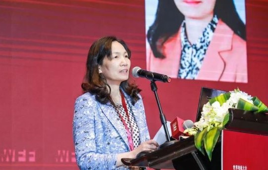 中國林業(yè)科學研究院木材工業(yè)研究所黨委書記黃冰 致辭.jpg