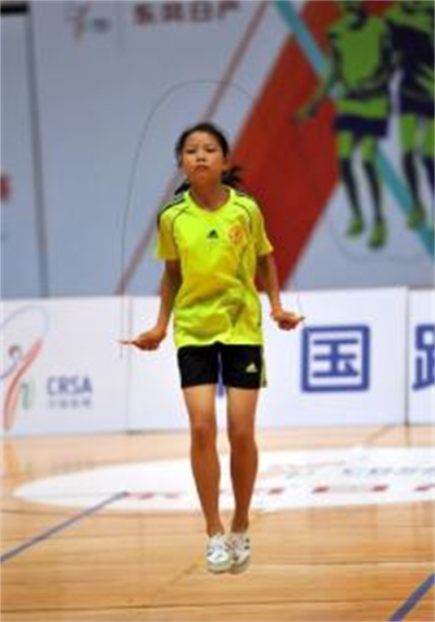 小妹妹跳繩破紀錄，大自然會作何反應？